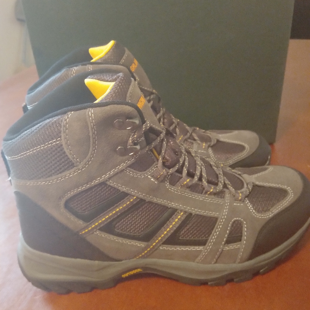 NIB MEN'S HIGHLAND CREEK JUNCTION STONE BOOTS